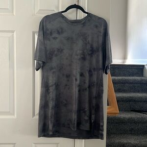 Lululemon diamond dye asphalt tee